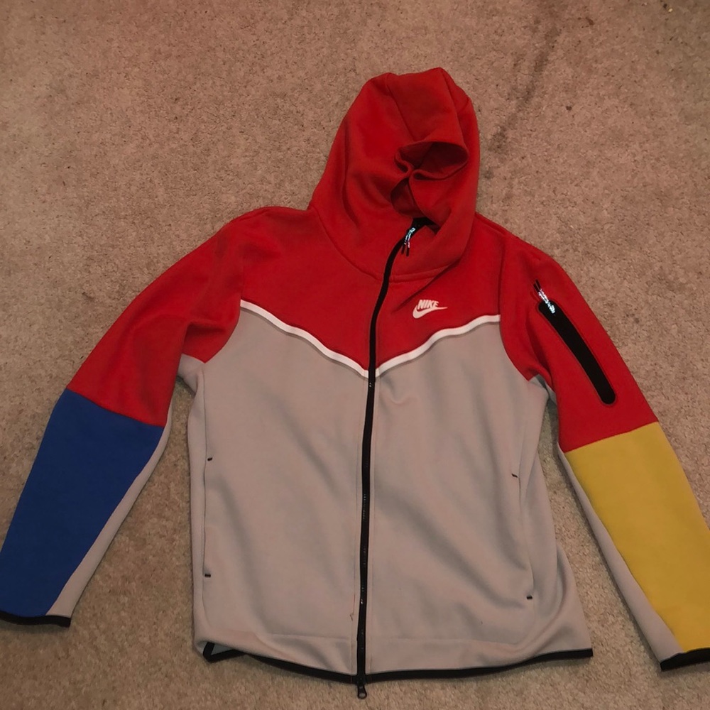 Tech fleece top